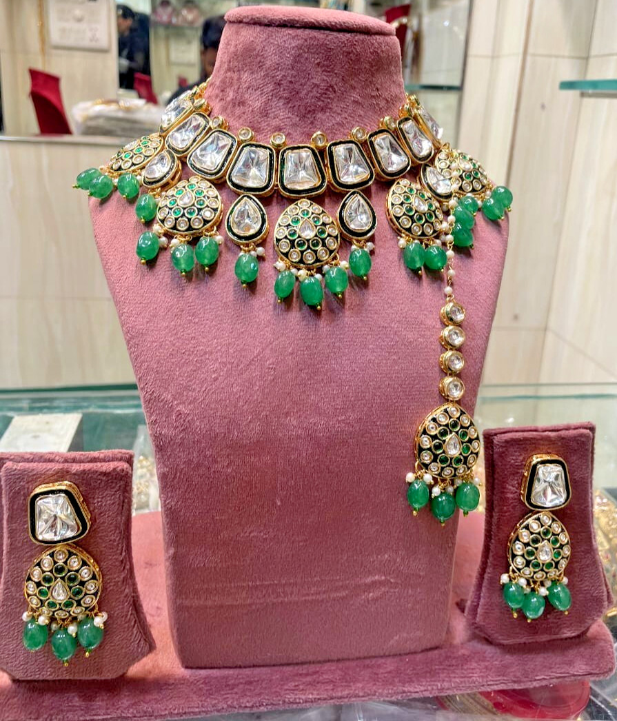 Elegant Bollywood Premium Quality Kundan Drops Necklace Set With Earring & Tikka