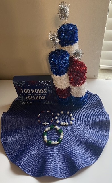 Handmade Stars & Stripes Glass Pearl Stretch Bracelet – Beaded Bracelet