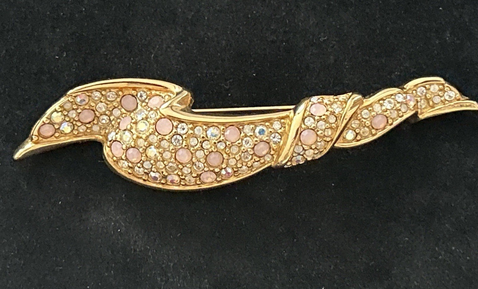 Swarovski Signed Crystal Ribbon Brooch Pin Gold Tone Rhinestone VTG 3inx1in