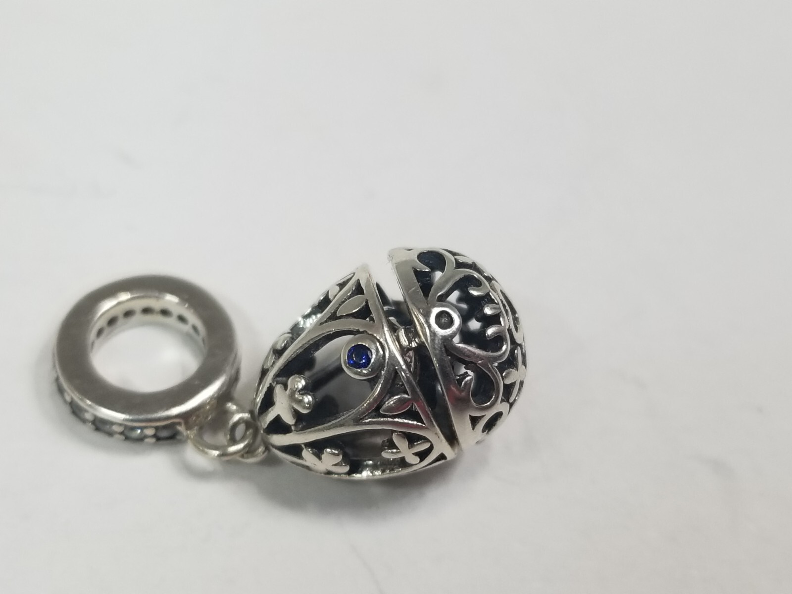 GNOCE Surprise Heart with Wings in Treasure Egg Pendant Dangle Charm
