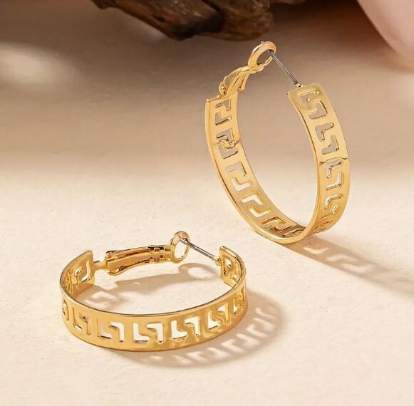 NEW WOMEN’S MEDIUM SMALL GOLD GREEK KEY ROUND HOOP EARRINGS LIGHT WEIGHT 1″
