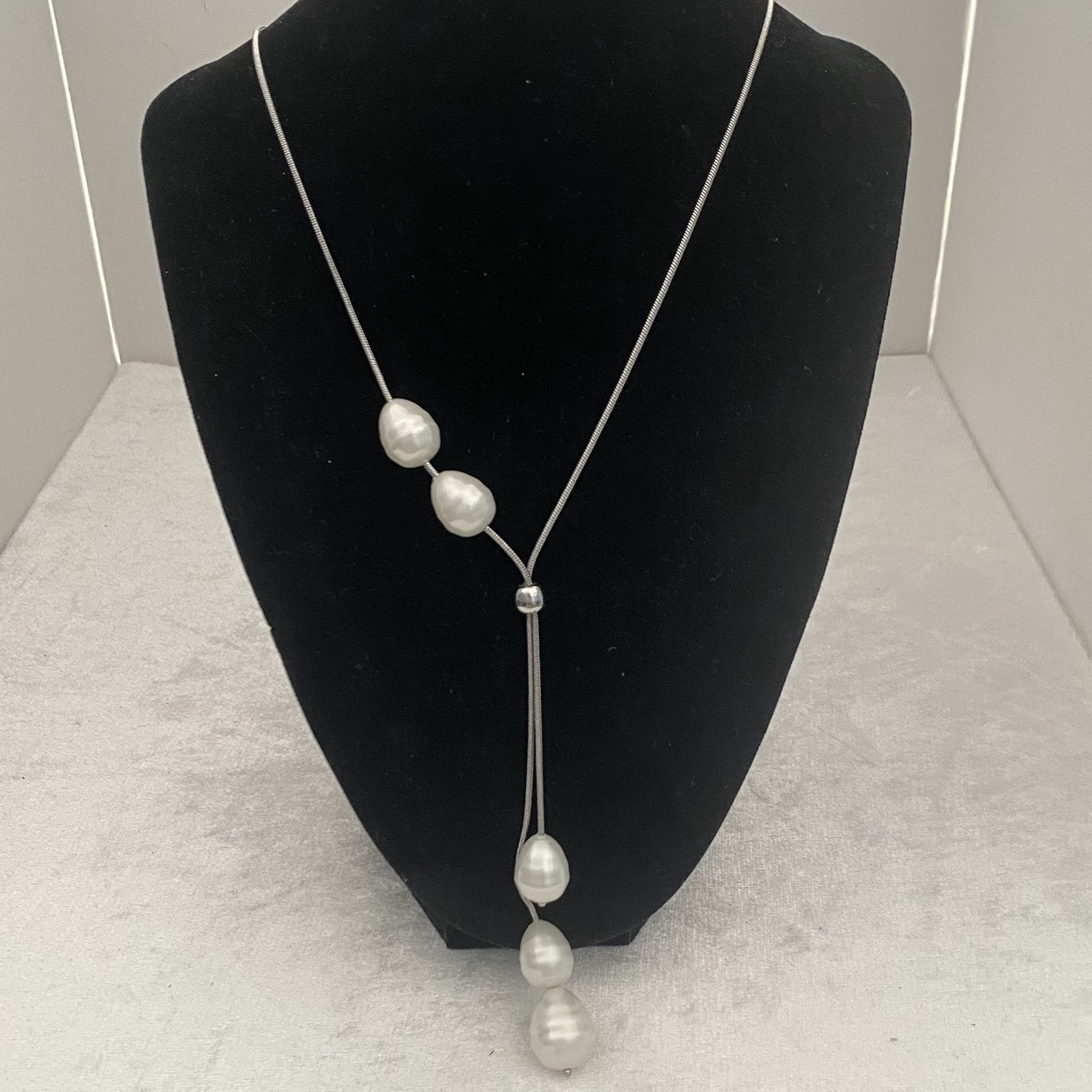 Chico’s Necklace Zipper Pull Silver Tone White Faux Water Pearls Snake Chain
