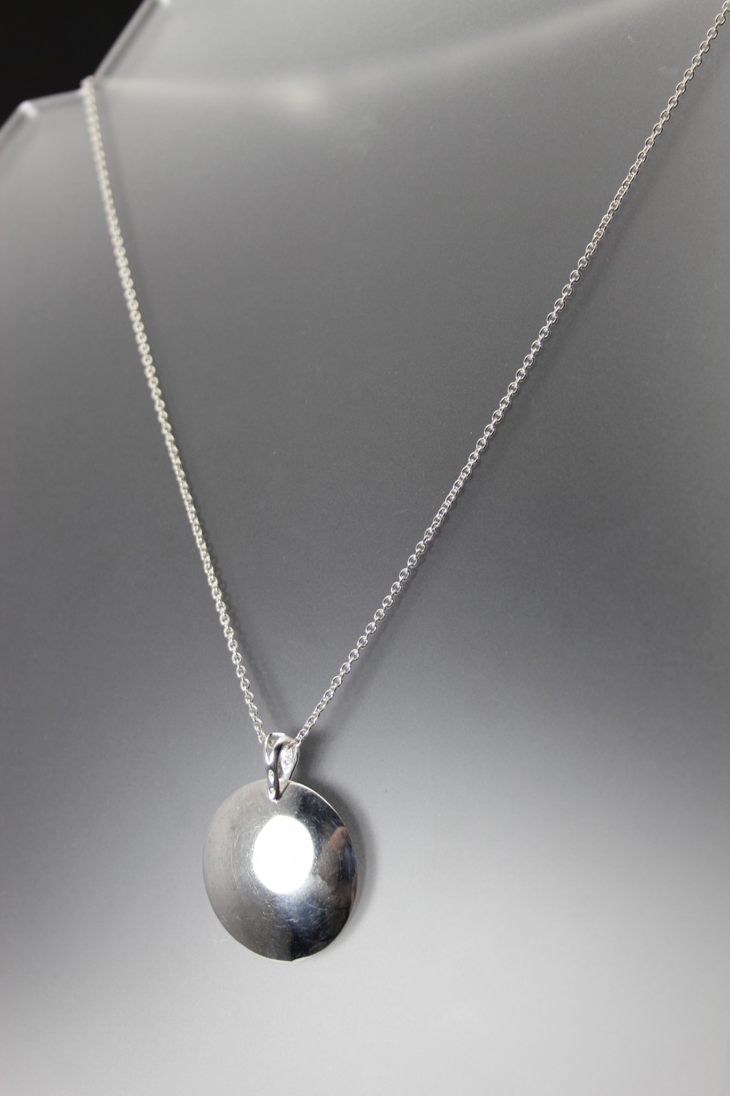 Sterling Silver 925 Round Disk Pendant 18″ Chain Necklace 7.3 Grams (NEC5943)