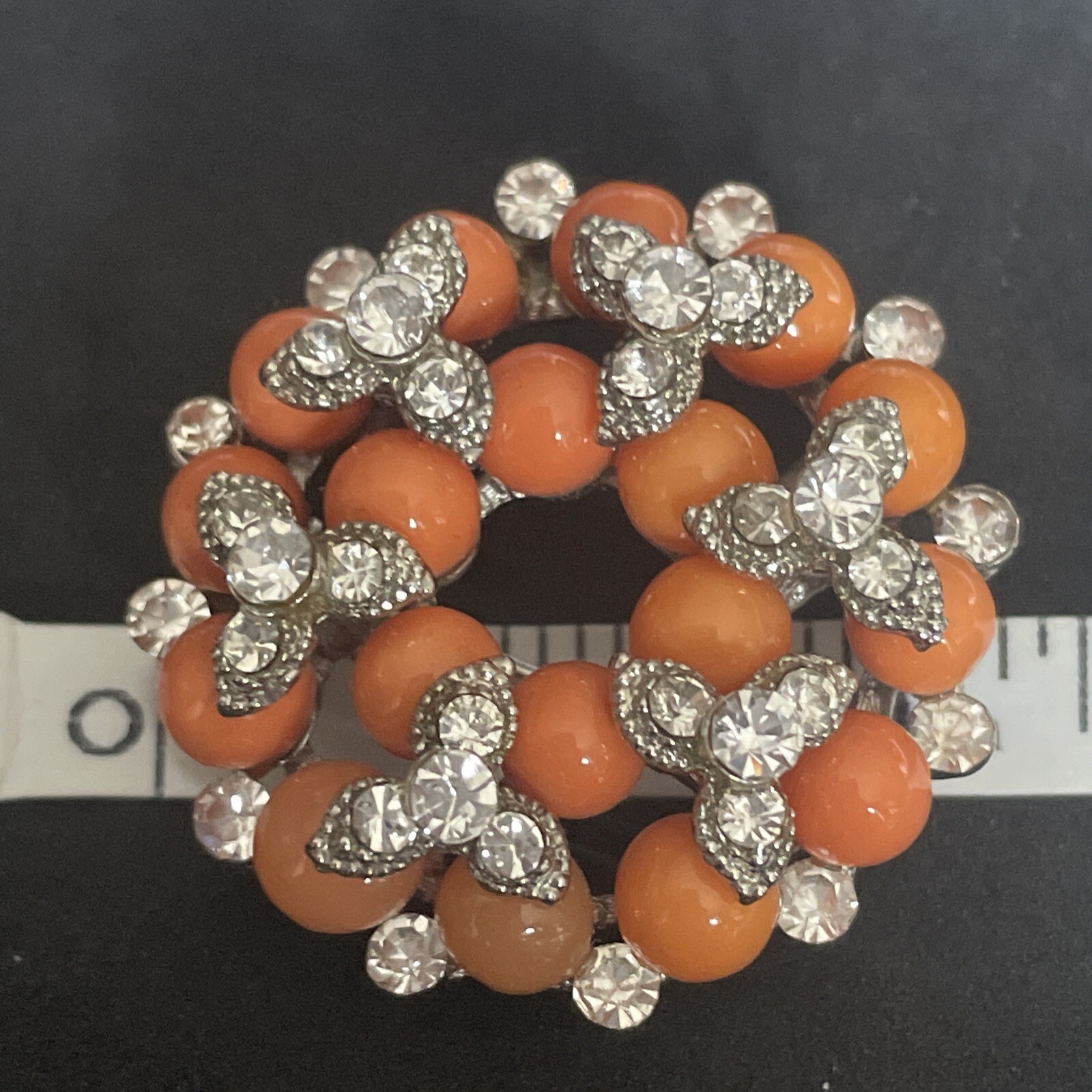 Coral Colored Bead & Rhinetone Wreath Brooch Pendant SilverTone E20