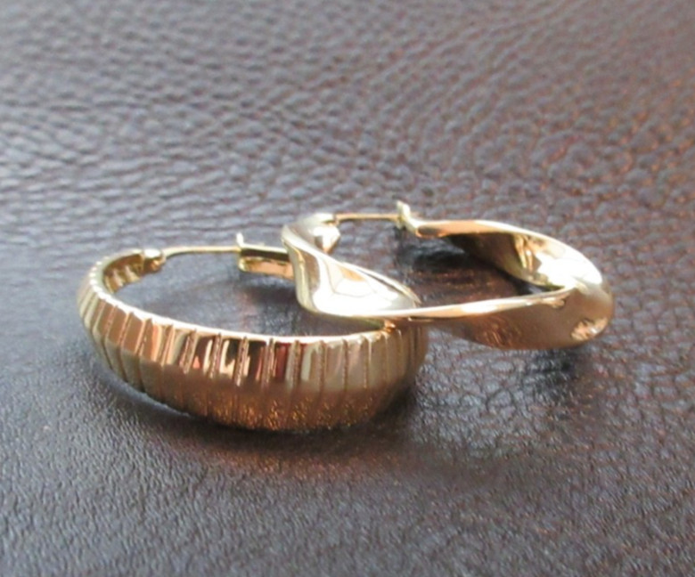 2 pr Bellezza DBJ 925 CN 1-1/4” Twist & Ridge Hoop Earrings Sterling & Yellow