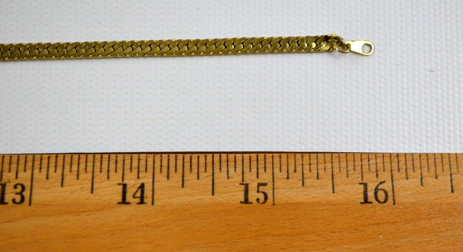 Vtg Gold Tone Herringbone CHOKER Necklace w/ Cream Enamel Pointed Pendant 16″