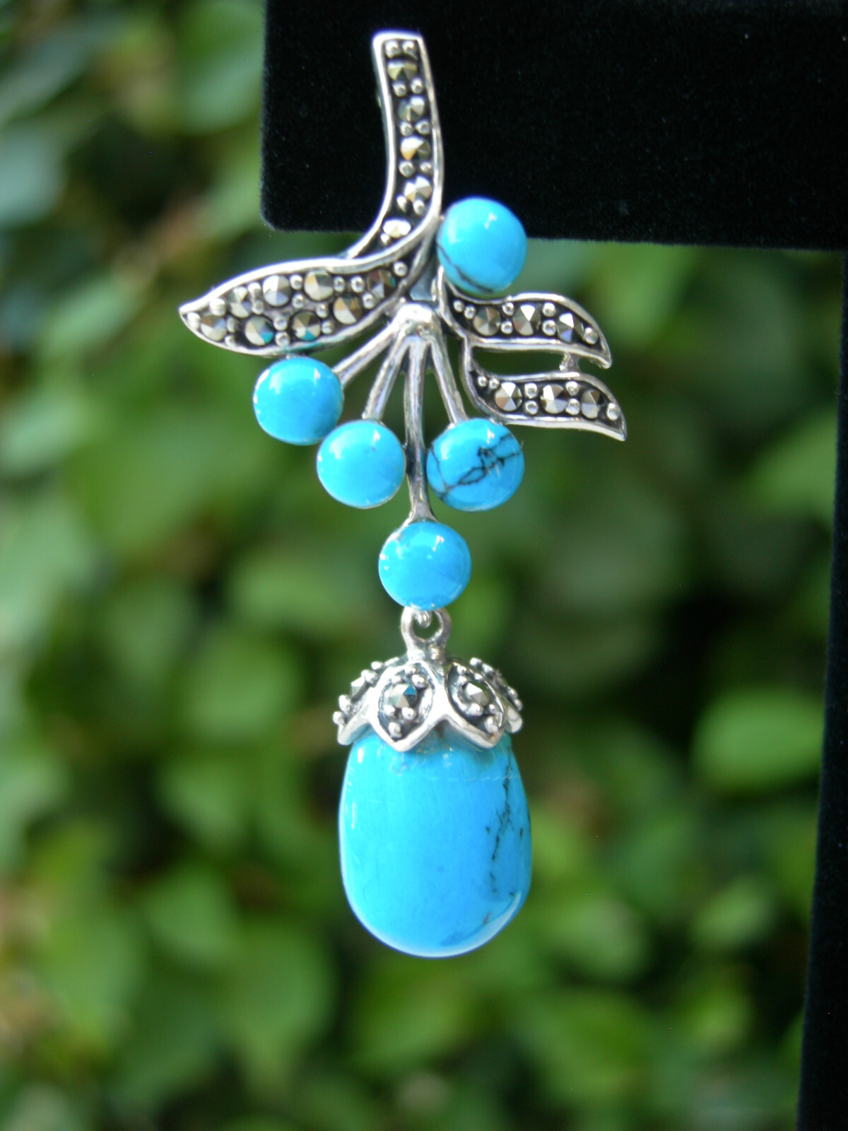 Eye catching Earrings, Stabilized Turquoise gems, Stud, 925 Silver, Marcasite