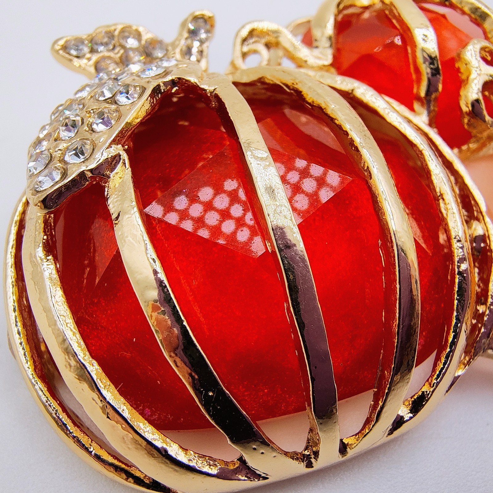 Triple Pumpkin Fall Harvest Brooch Pin Halloween Gold Tone Rhinestone Spooky