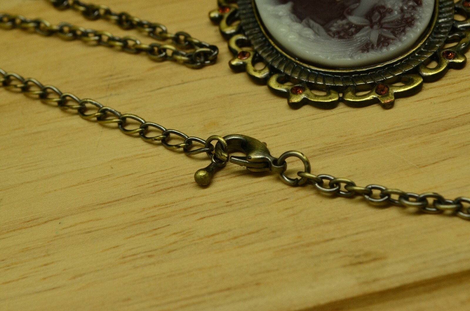 26″ BRONZE CABLE CHAIN NECKLACE W/ FANCY LARGE FEMALE CAMEO PENDANT #JM018