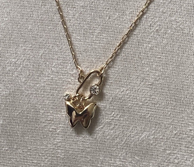 DKNY Gold Tone Butterfly Necklace Paperclip Chain Crystal 16-18” NWOT Fashion