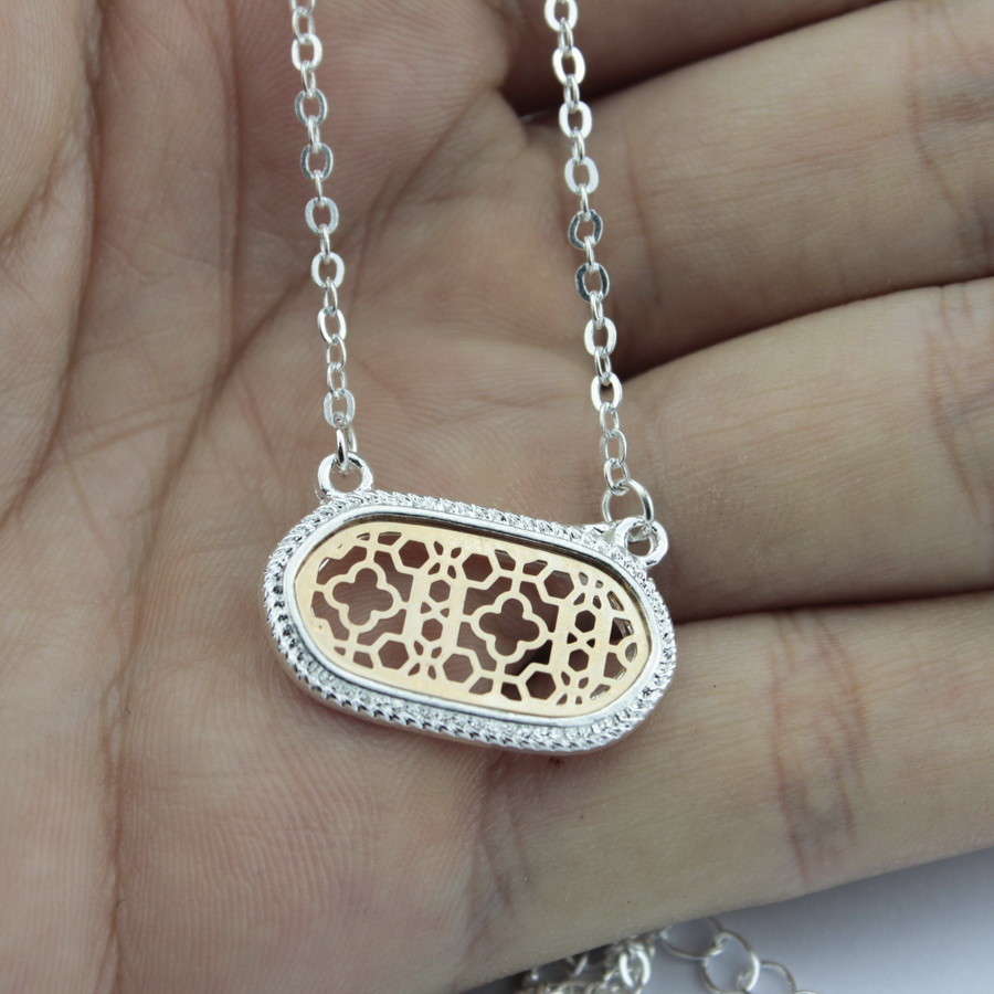Mini Oval Filigree Pendant Necklace Gold Hammered Lattice Fashion Choker Jewelry