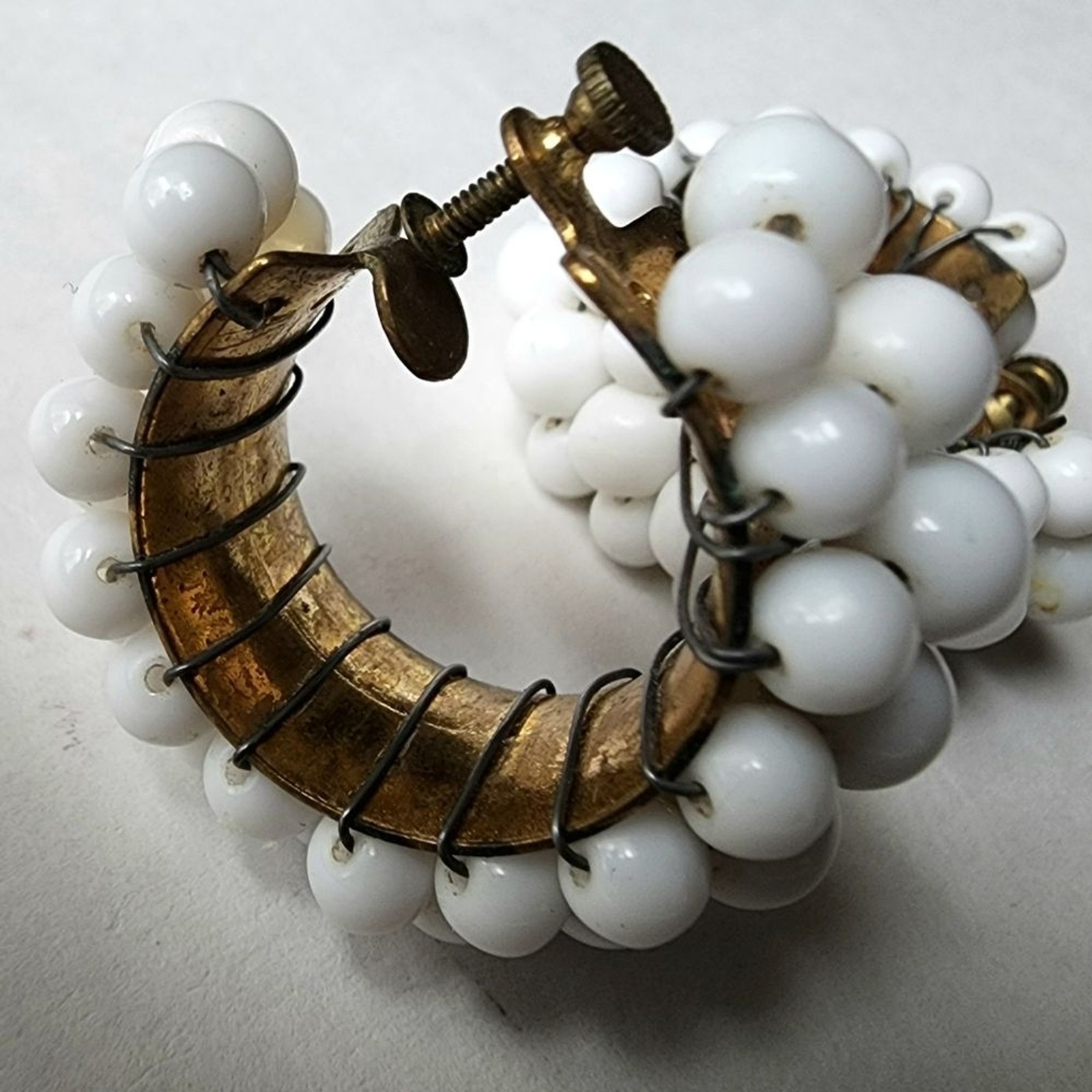 Vintage screwback white beaded earrings 1950s lightweight