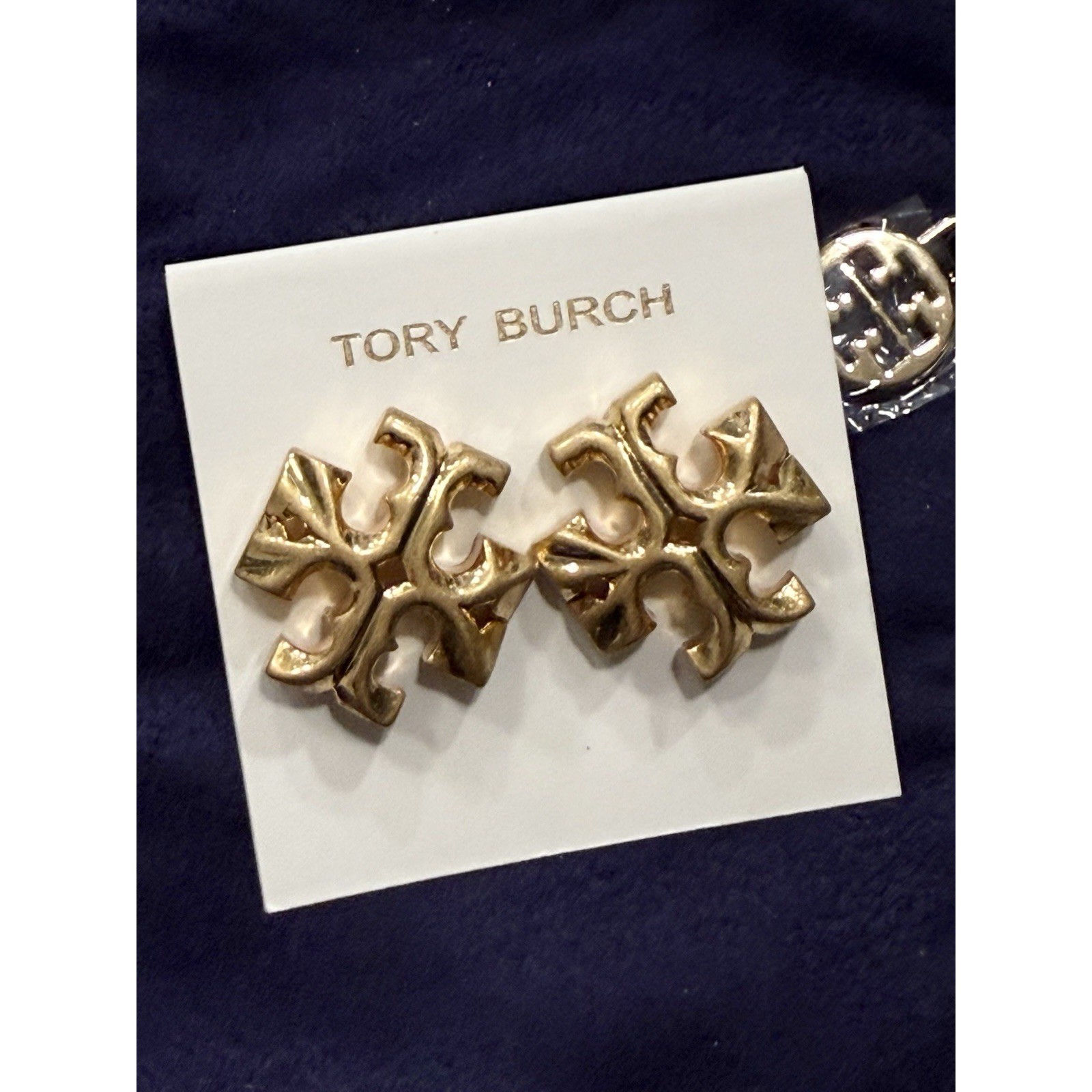 Tory Burch Gold Roxanne Stud LOGO 1″ Matte Statement Earrings OLD MONEY Dust Bag