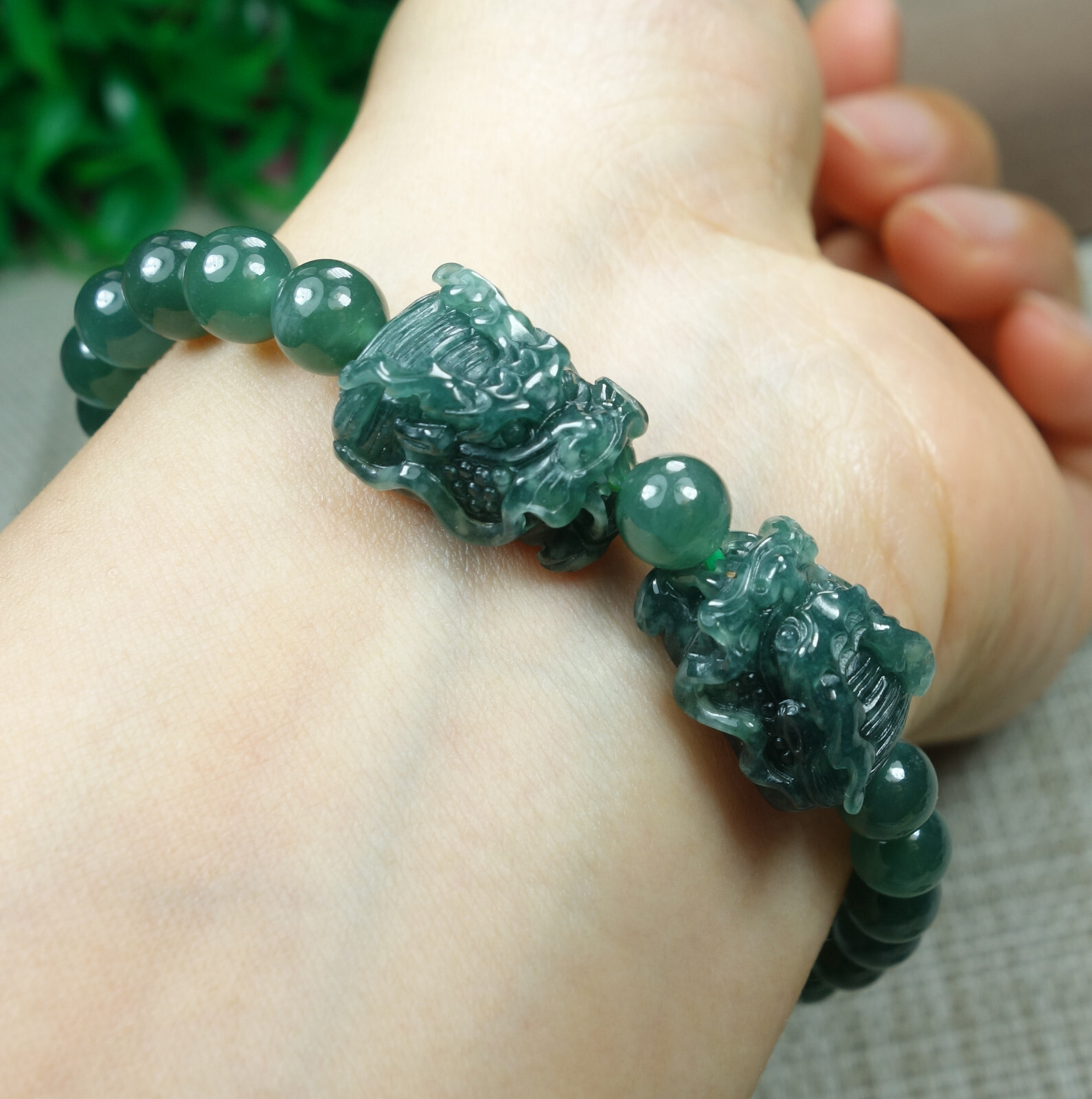Certified Icy Green 100% Natural A Jadeite jade Dragon Head Bracelet 精工龙头 手链