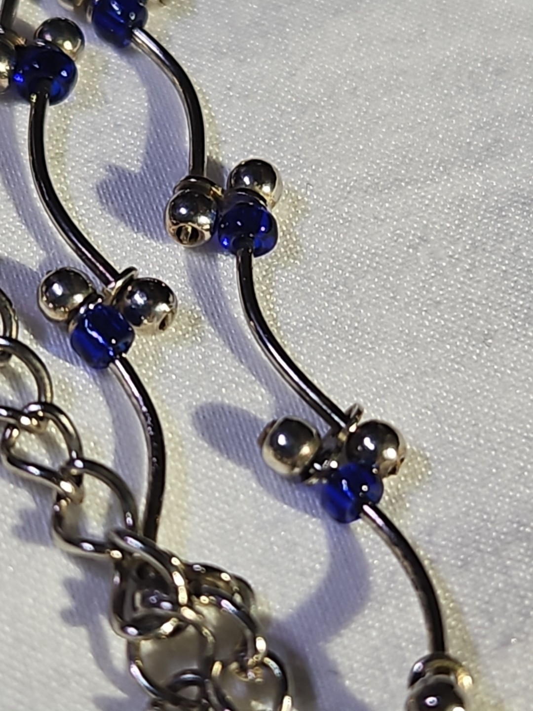 Silver Tone Vine Link Bar And Ball Necklace With Blue Beads. Measures 16Inches