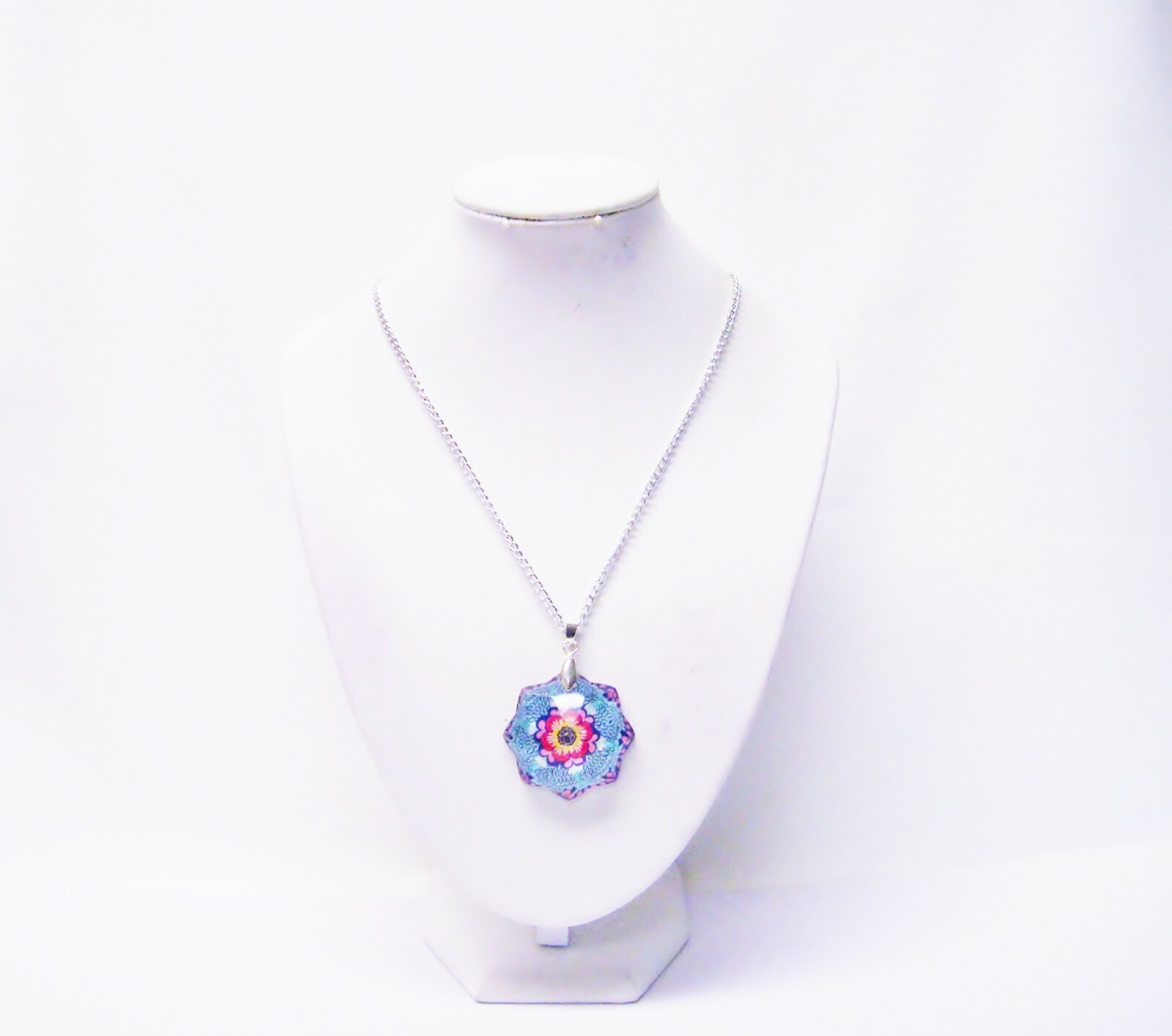 Multi Color Flower Shaped Glass Pendant Necklace