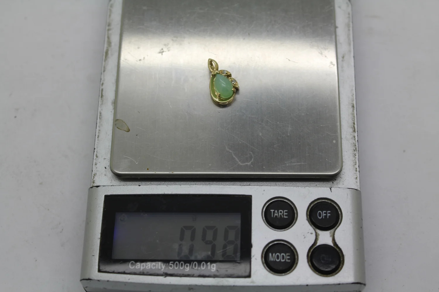 14k Y.G. GREEN SAPPHIRE LINDE LINDY STAR Dia. Acc. TEARDROP pend.