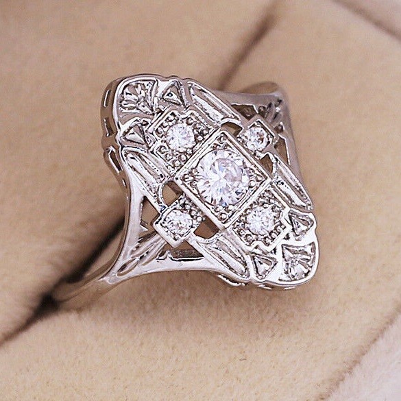 Elegant 925 Sterling Silver White Topaz Charm Wedding Engagement Ring Size 5.5