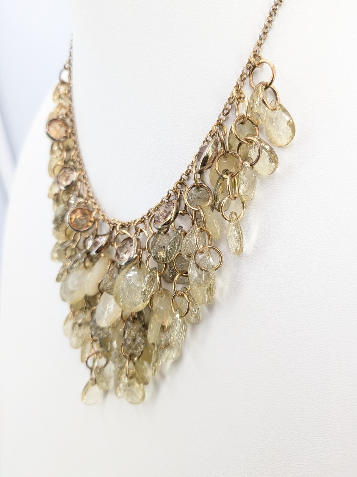 Unsigned Acrylic Leaf Fringe Bib Necklace Clear Cream Mixed Tone 19in 43g Chic