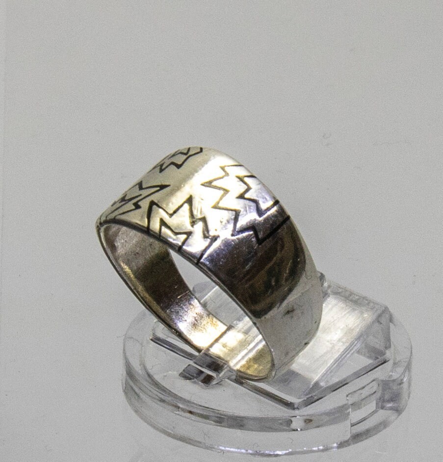Unique Silver Cartoon-like Star Ring