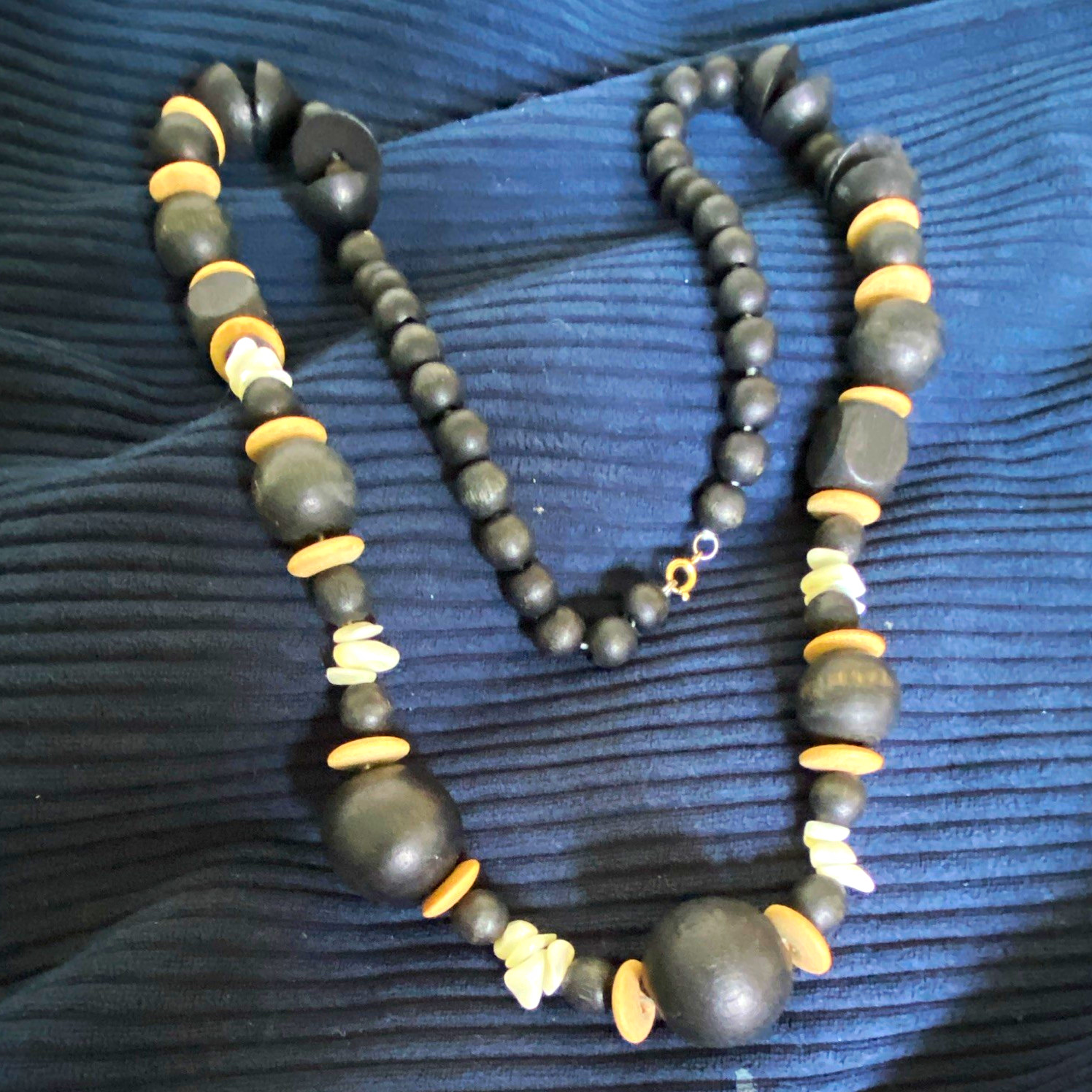 Black Wood Beaded Necklace w/ Shell Disc & Chip Beads Spring Ring Clasp