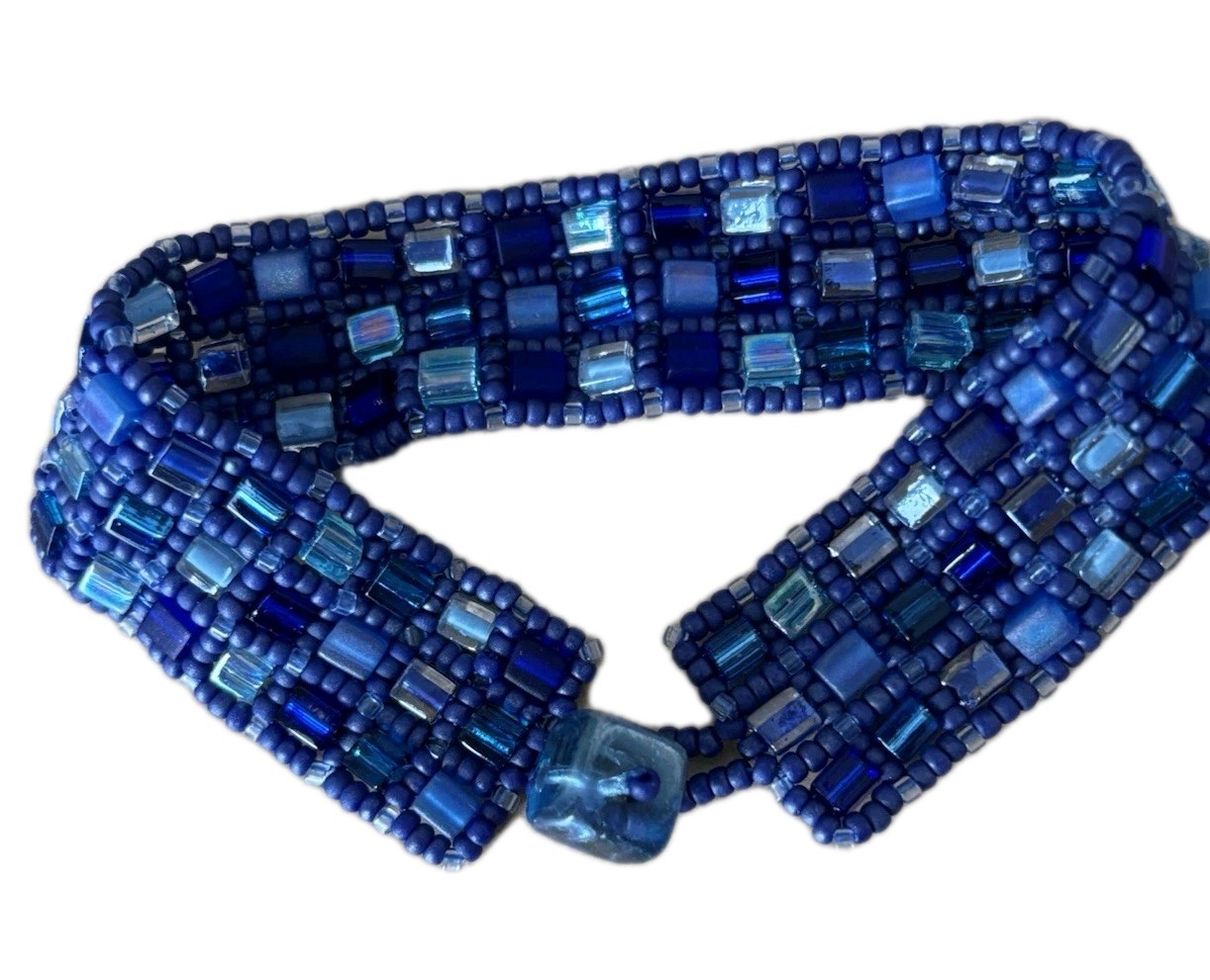 Royal Blue Beaded Bracelet/ Fits 7 In Wrist- Very Good Condition