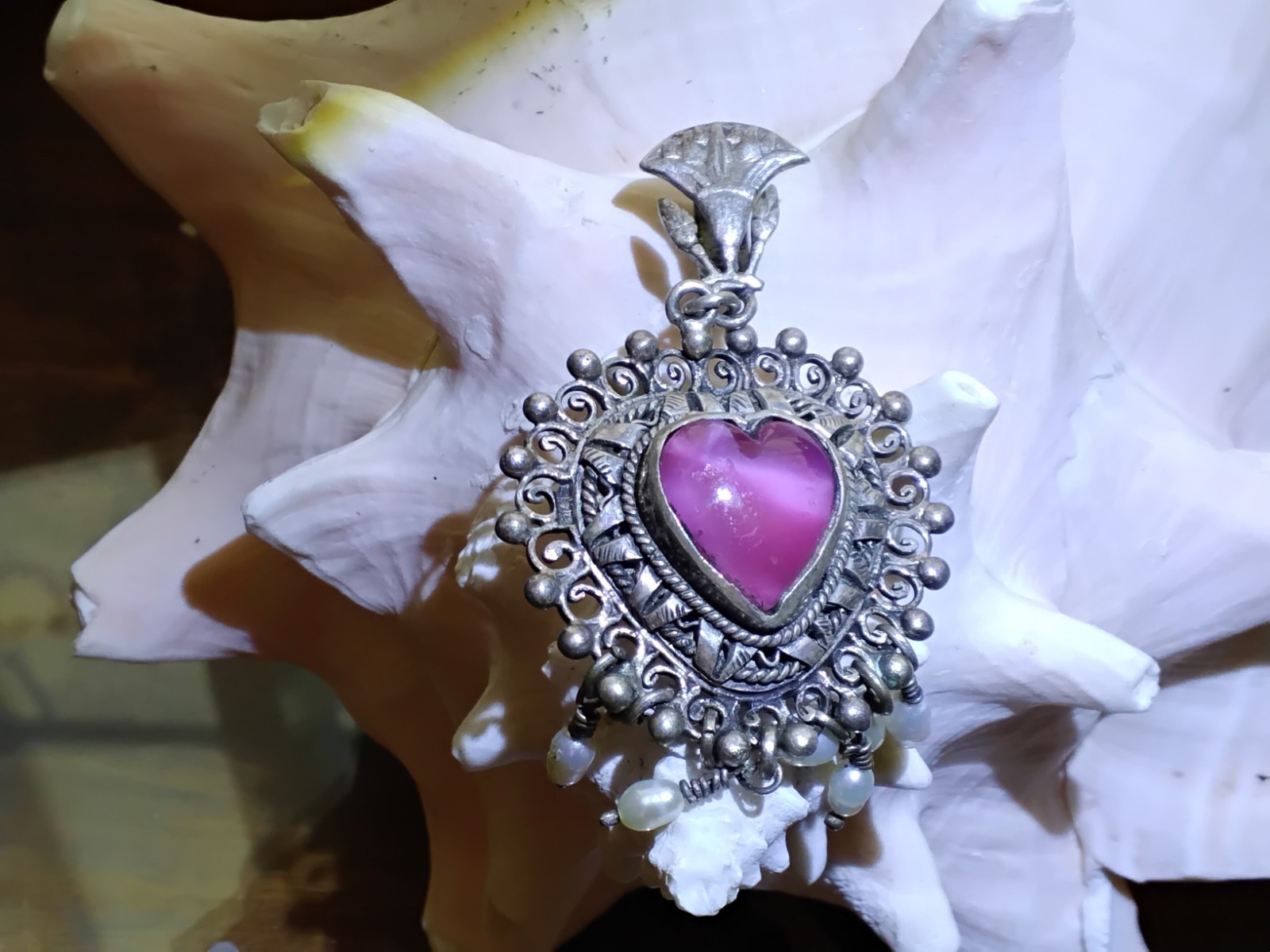 ♡ Stunning Egptian Revival Heart Pendant ♡ Silver ♡Amethyst♡ Freshwater♡Pearls ♡