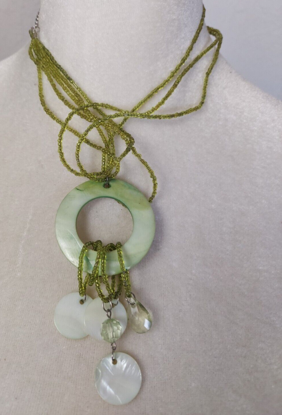 Silver Tone Chain Green Glass Seed Bead Stone Pendant Necklace Jewelry 22″ Long