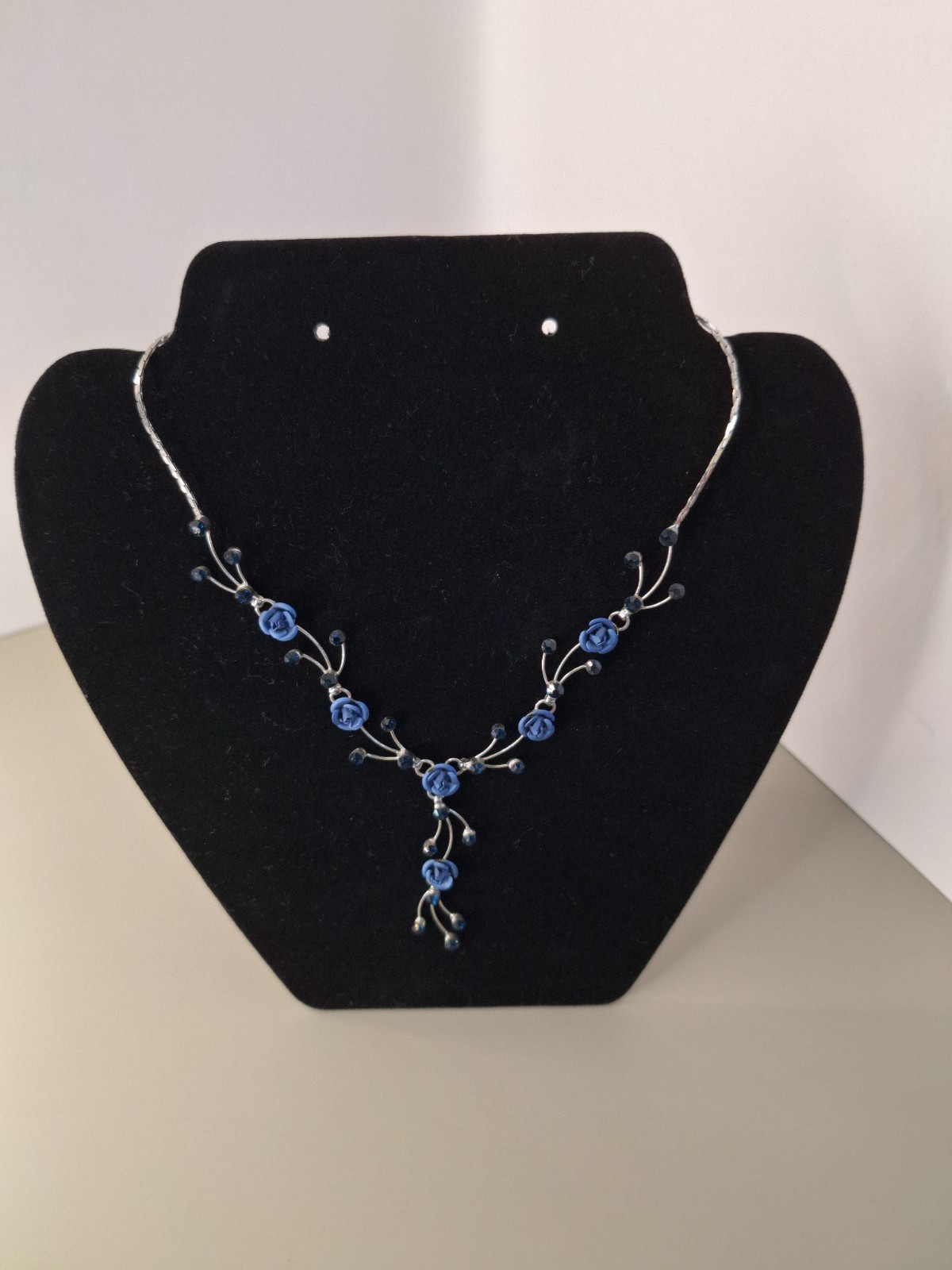 Women Collection by Veritas Navy Blue Rose Necklace Silver Tone Nickel Free