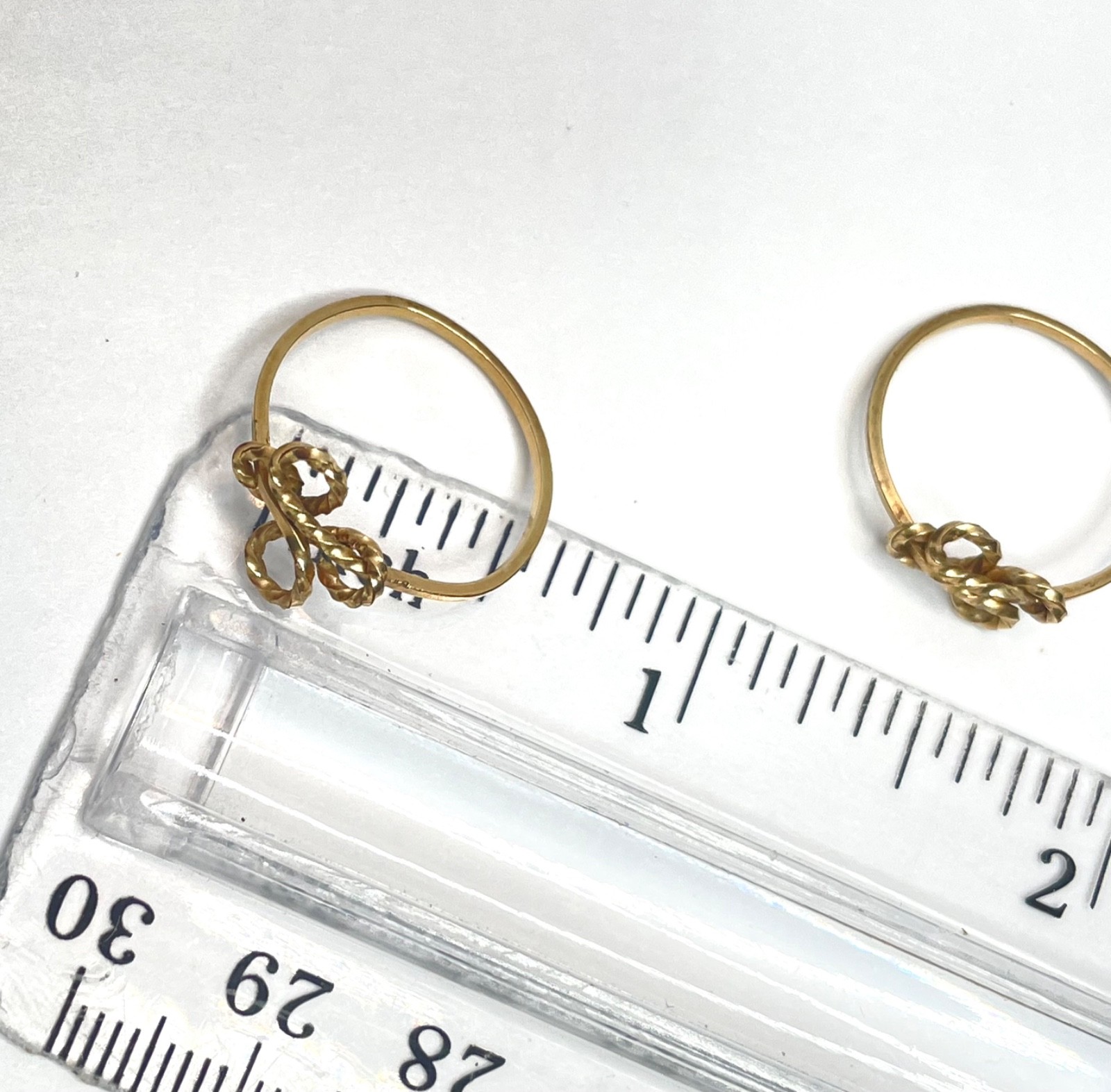 VINTAGE SET OF 2 GOLD TONE TWISTED KNOT STACK RINGS SIZE 5 1/2