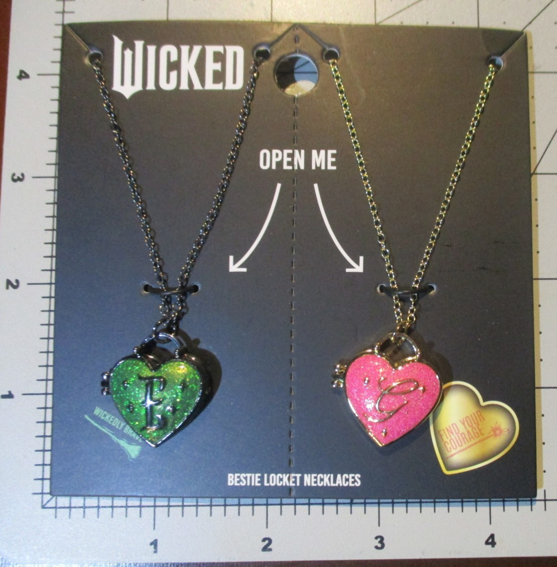 WICKED Glinda Elphaba for good BEST FRIENDS NECKLACE SET Locket Bioworld B