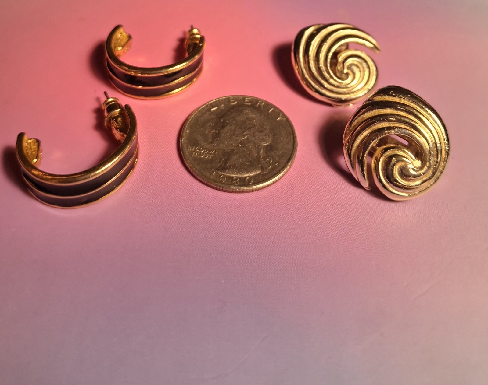 Vintage pre-owned no brand 2 pairs of earrings..clip ons post backs..