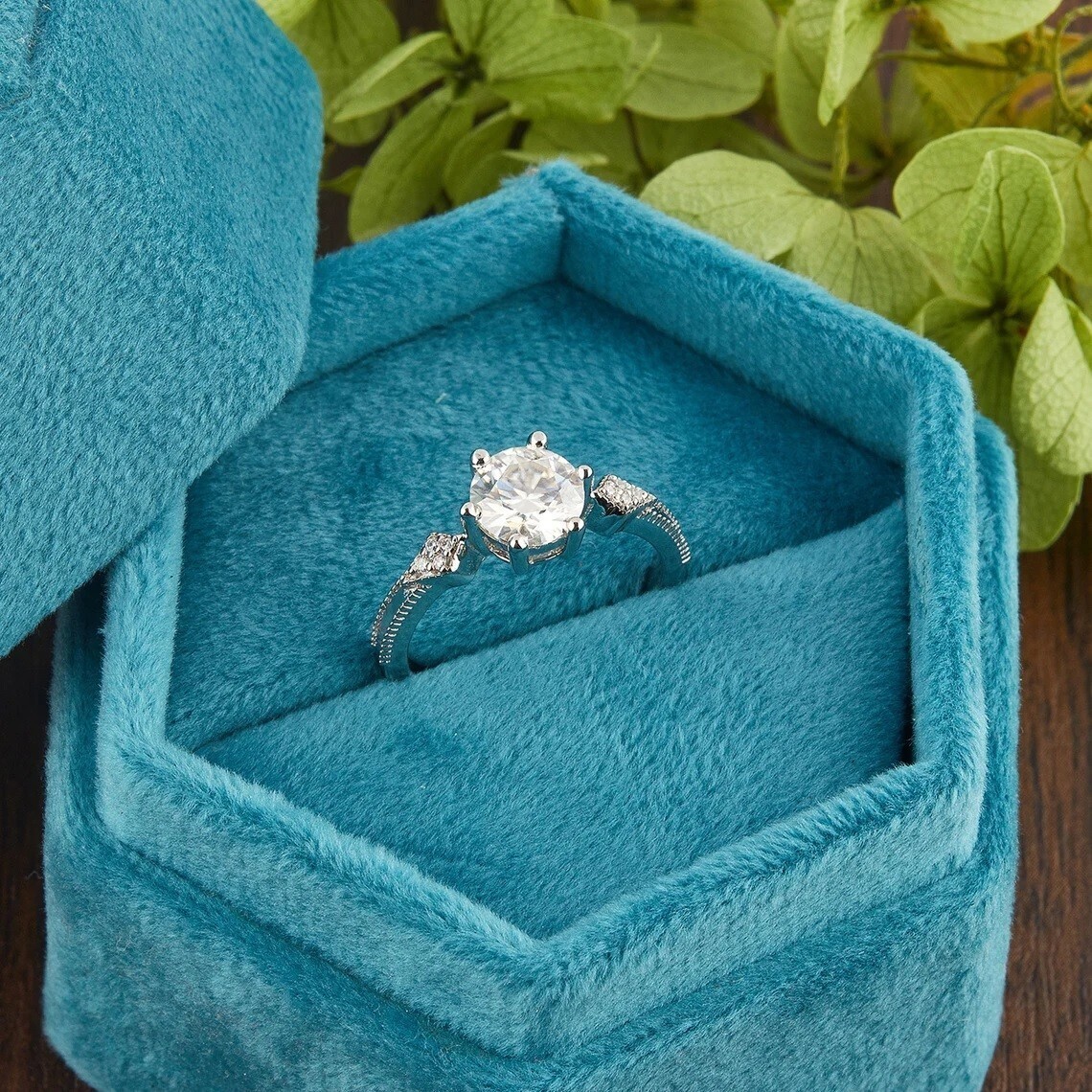 1.50Ct Round Cut Simulated Diamond Stunning Wedding Ring 14k White Gold Plated