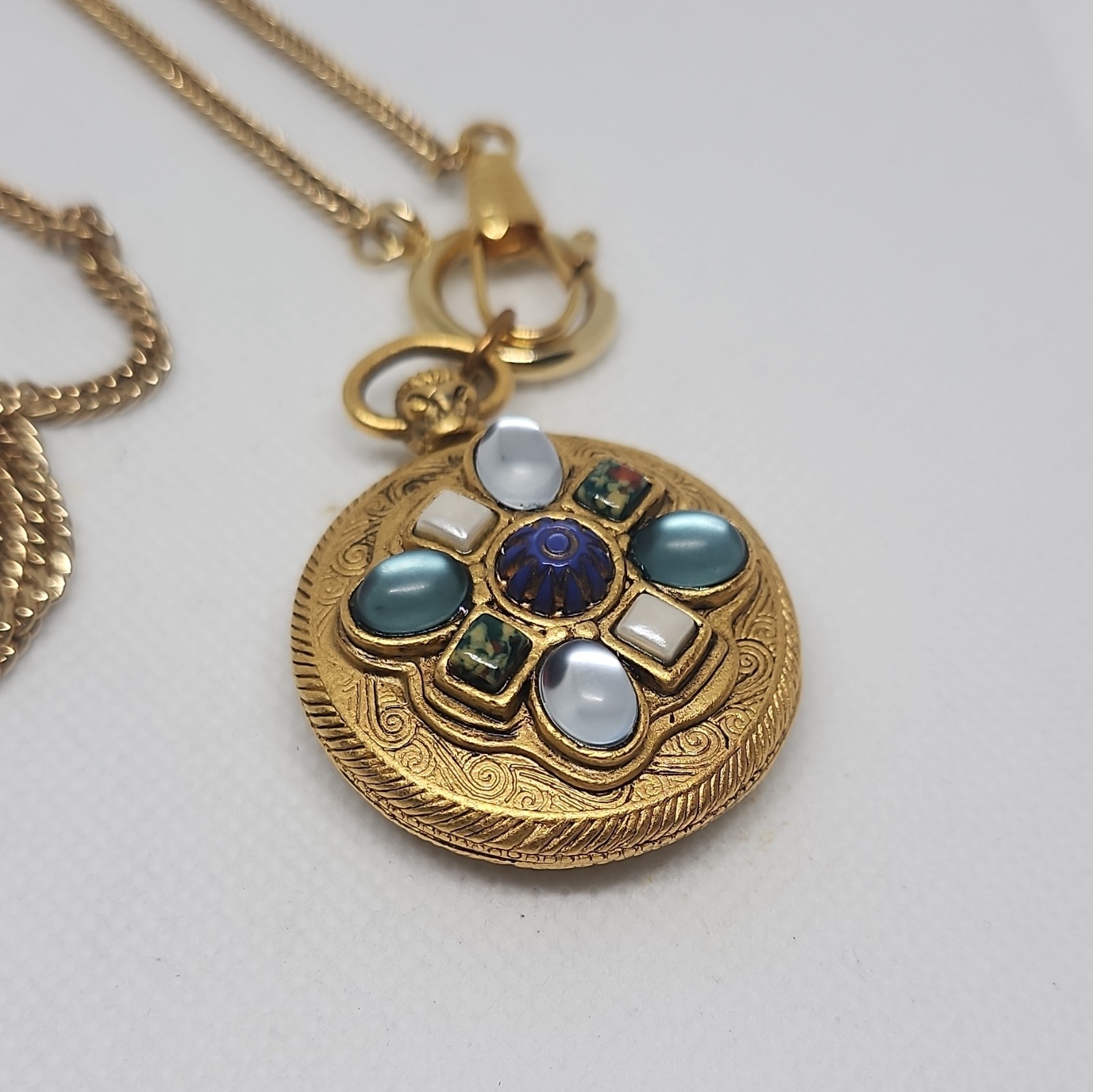 Vtg Gold Tone Round Photo Locket Pendant Necklace Blue Glass Stones Snake Chain