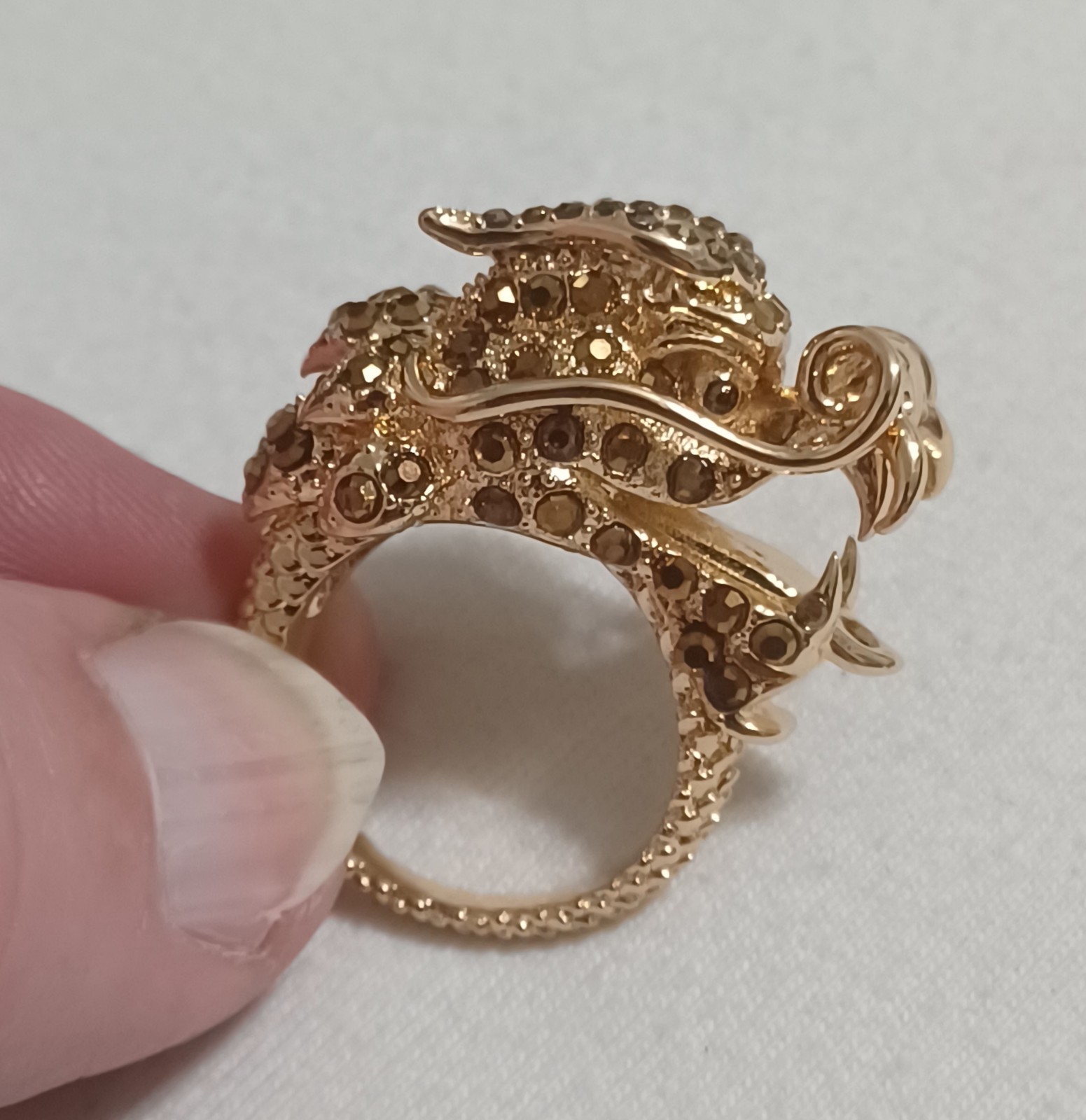 🐲 COOL Simply VERA WANG Gold Tone DRAGON RING, Simulated Crystal Gems SIZE 8