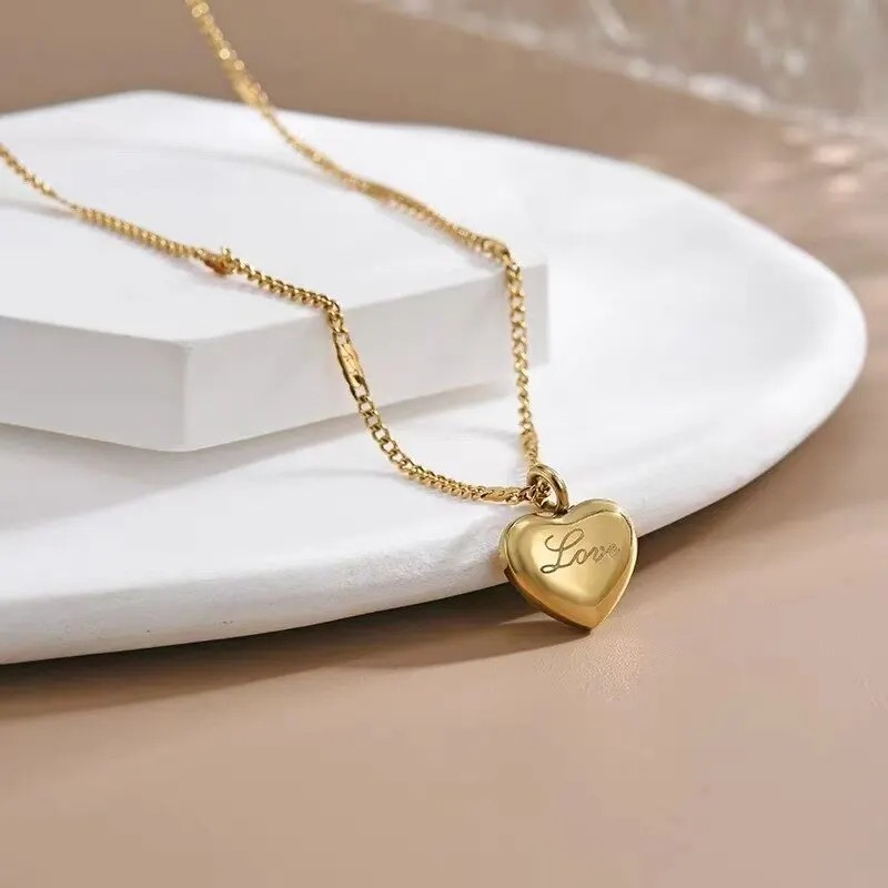 Women’s Fashion Jewelry Gold Heart Pendant Necklace 1-33