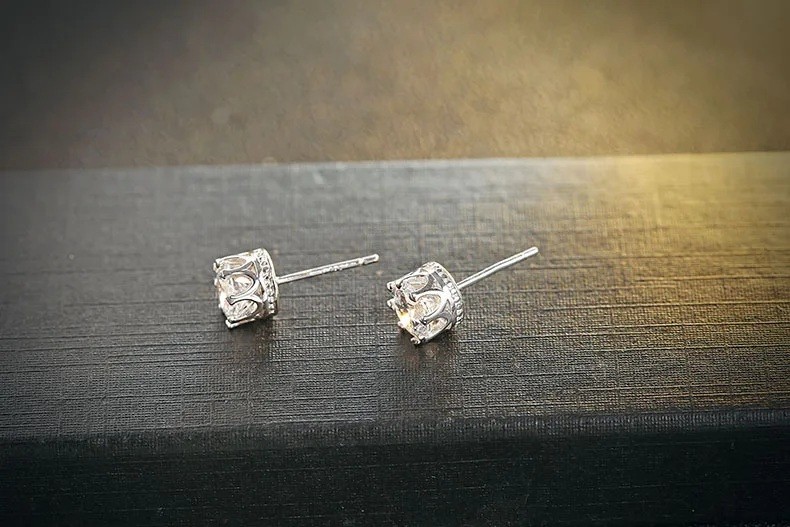 Solid 925 Sterling Silver Crown Stud Earrings CZ Crystal 6mm Unisex Men Women