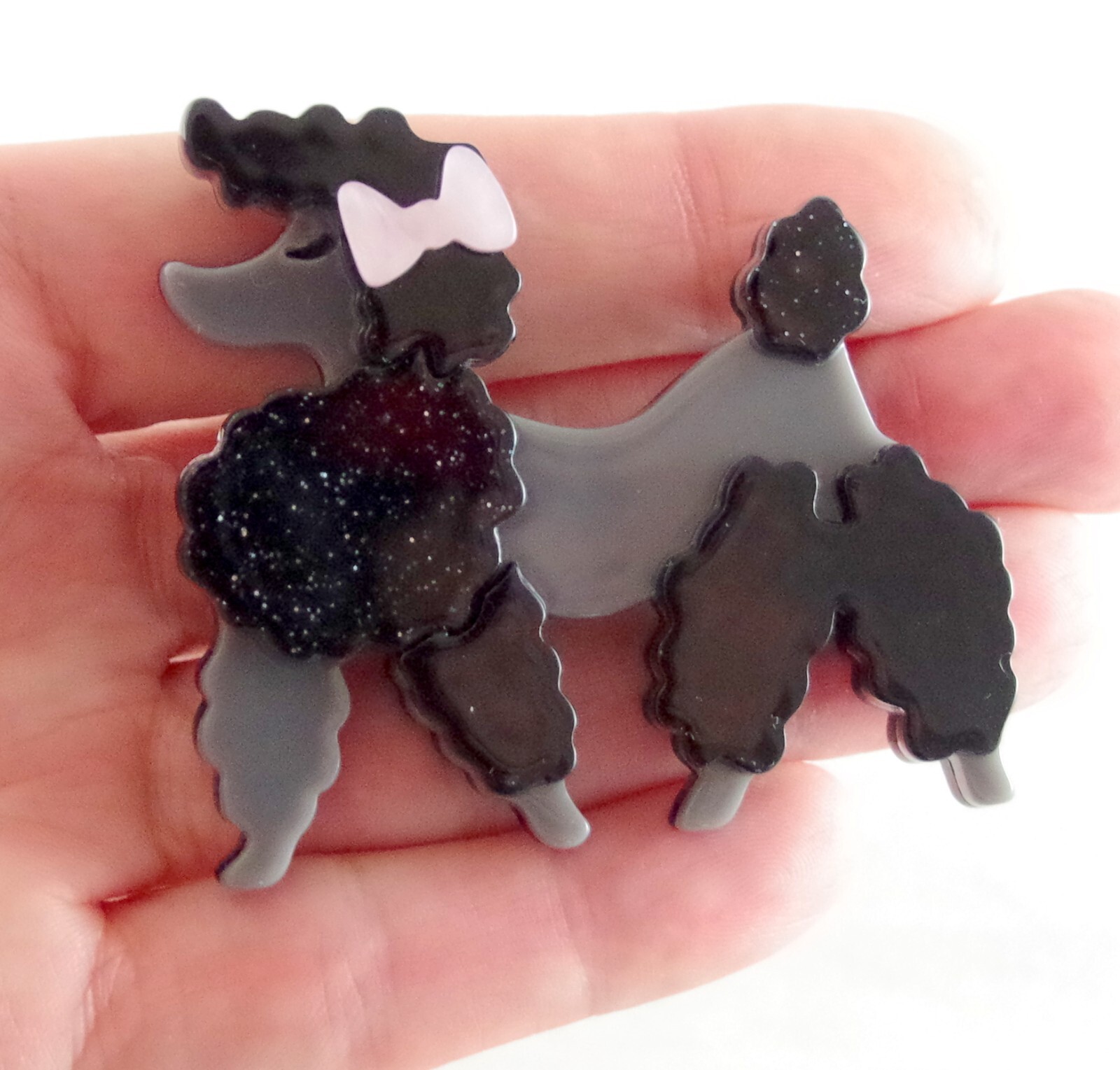 2 1/8″ NWOT BLACK & GRAY POODLE DOG w/ GLITTER & BOW LAYERED ACRYLIC BROOCH PIN