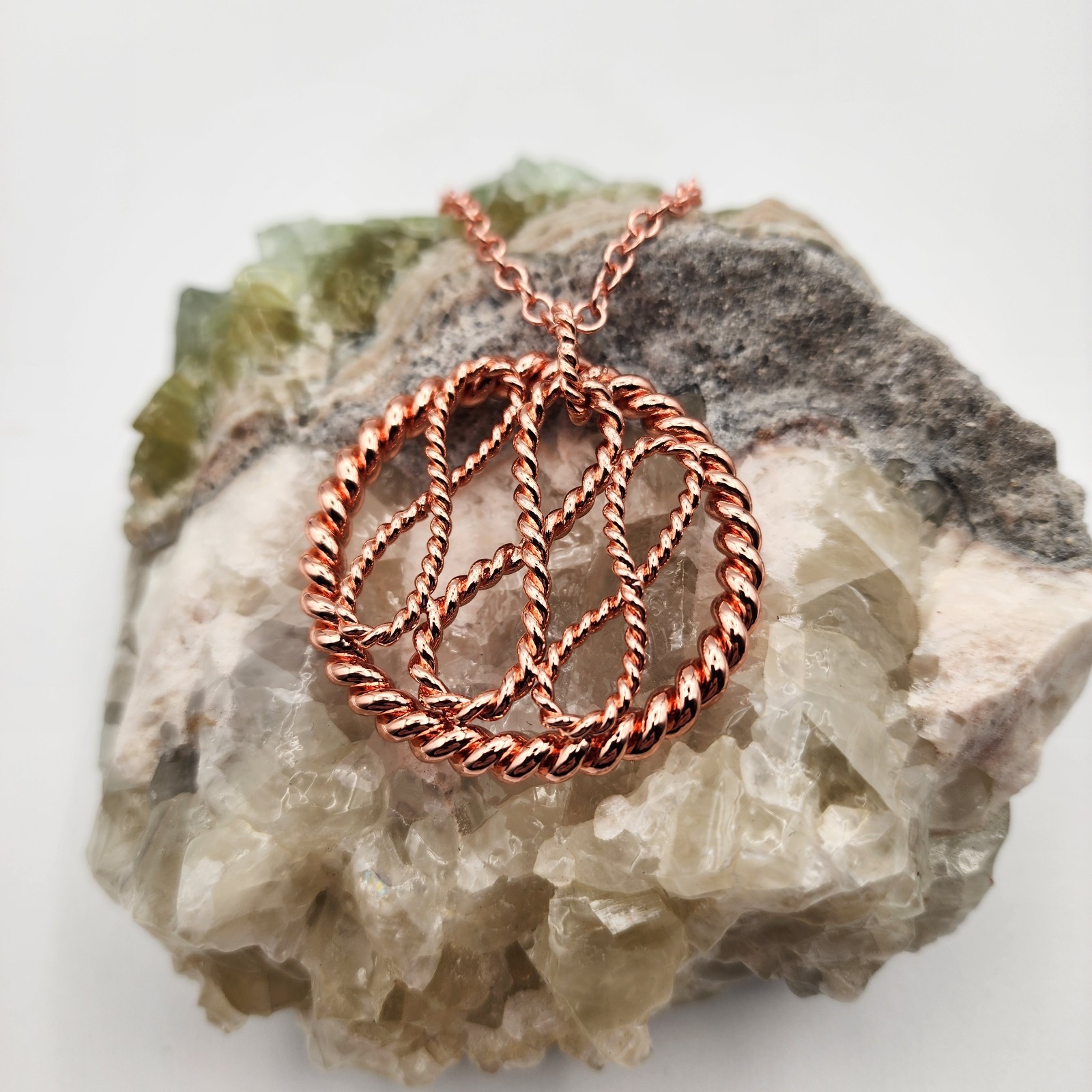 Tri-Infinity Tensor Ring Copper Pendant – 144 Hz Frequency, Pure Copper Chain
