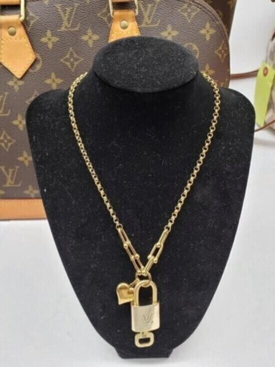 Authentic Louis Vuitton Lock & Key w/ Unbranded Gold Plated Gold Chain Necklace