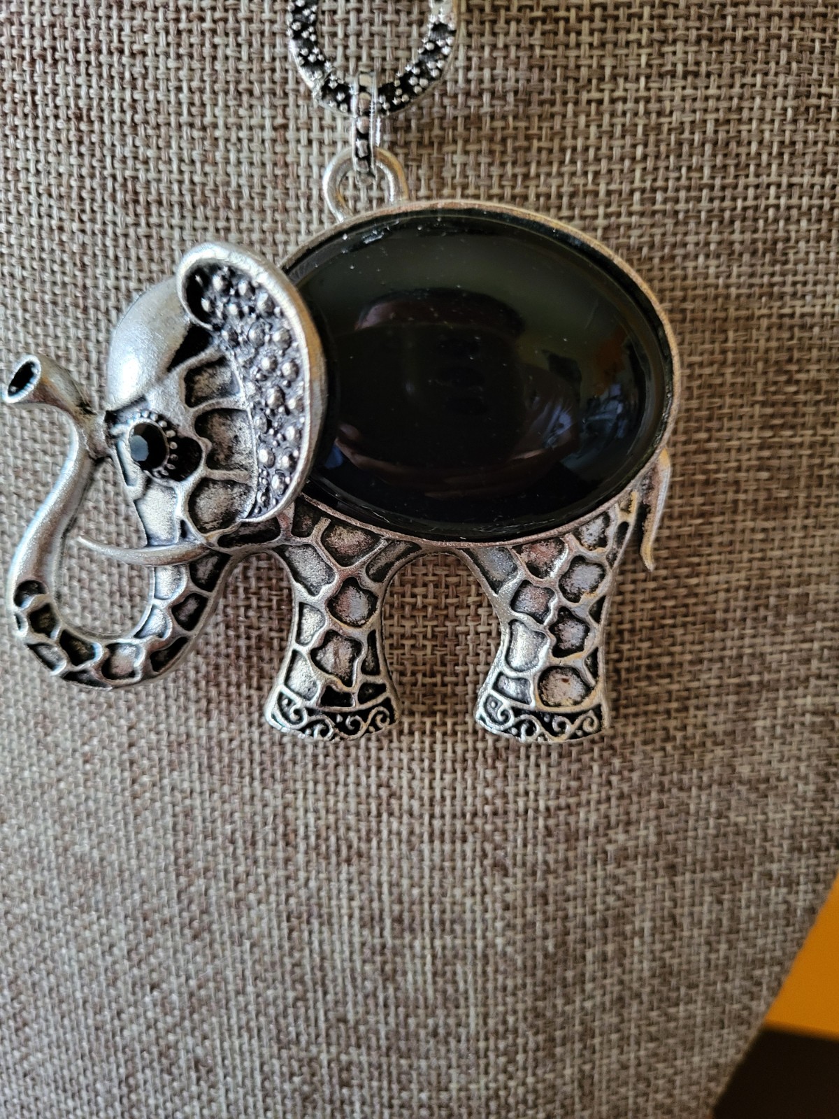 Red or Black stone with elephant pendant necklace and earing set