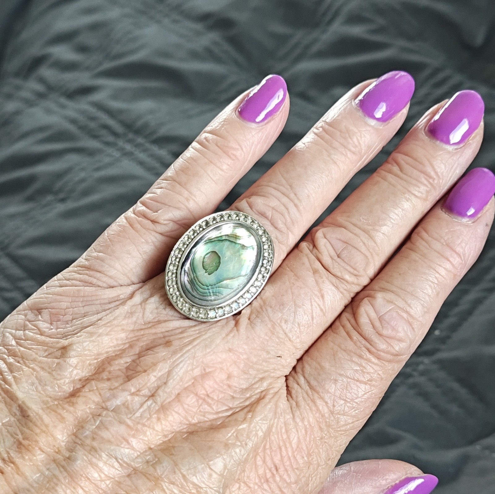 925 Sterling Silver Cocktail Ring Sz 8 Oval Abalone Mother of Pearl Bezel Signed