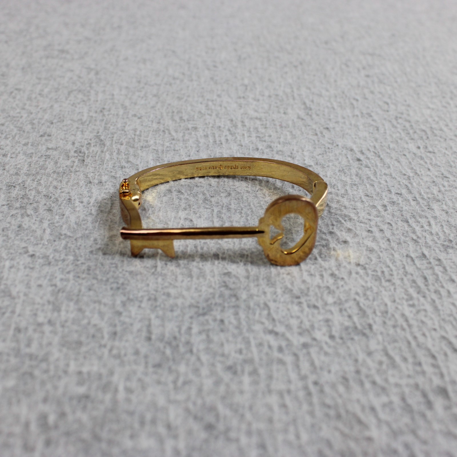 Kate Spade Gold Tone Bracelet Lock Key Hinged Cuff Logo Bangle Designer Twee