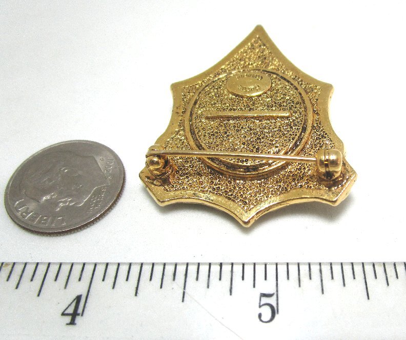 HATTIE CARNEGIE Pin – Gold Plate and Glass 17.7 grams 1 1/2”
