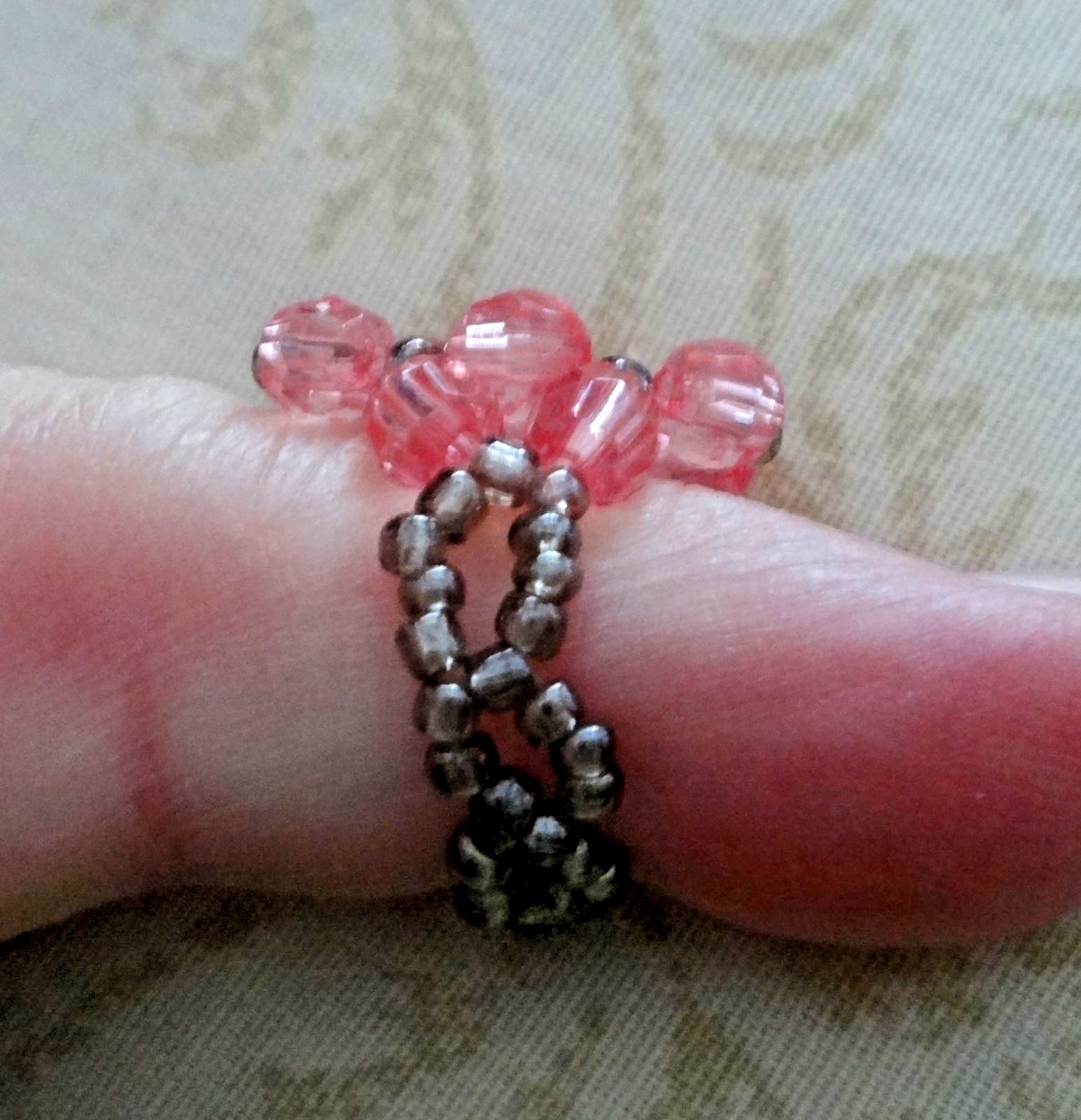 7 size 8 Pink & Grey Children’s Birthday Party Favors Plastic Beaded Rings