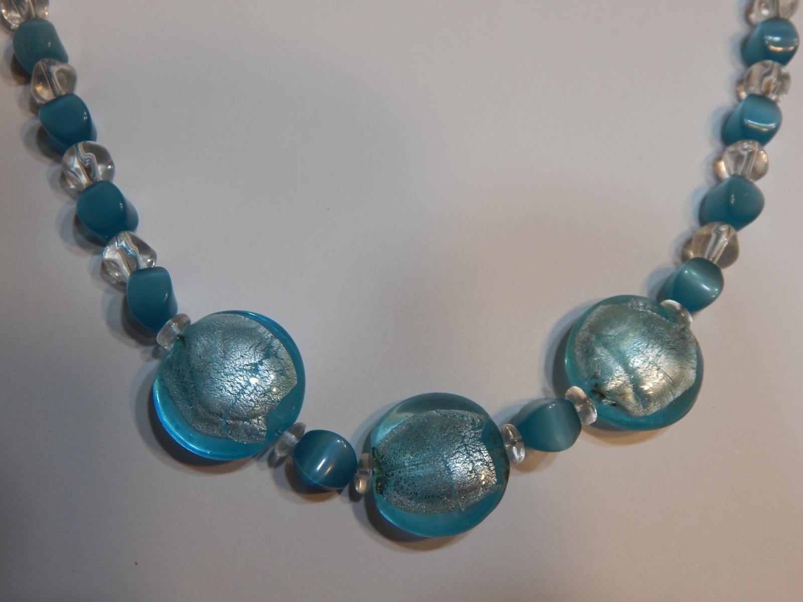 necklace women 25in biue beaded cats eyes with glass beads (N15)