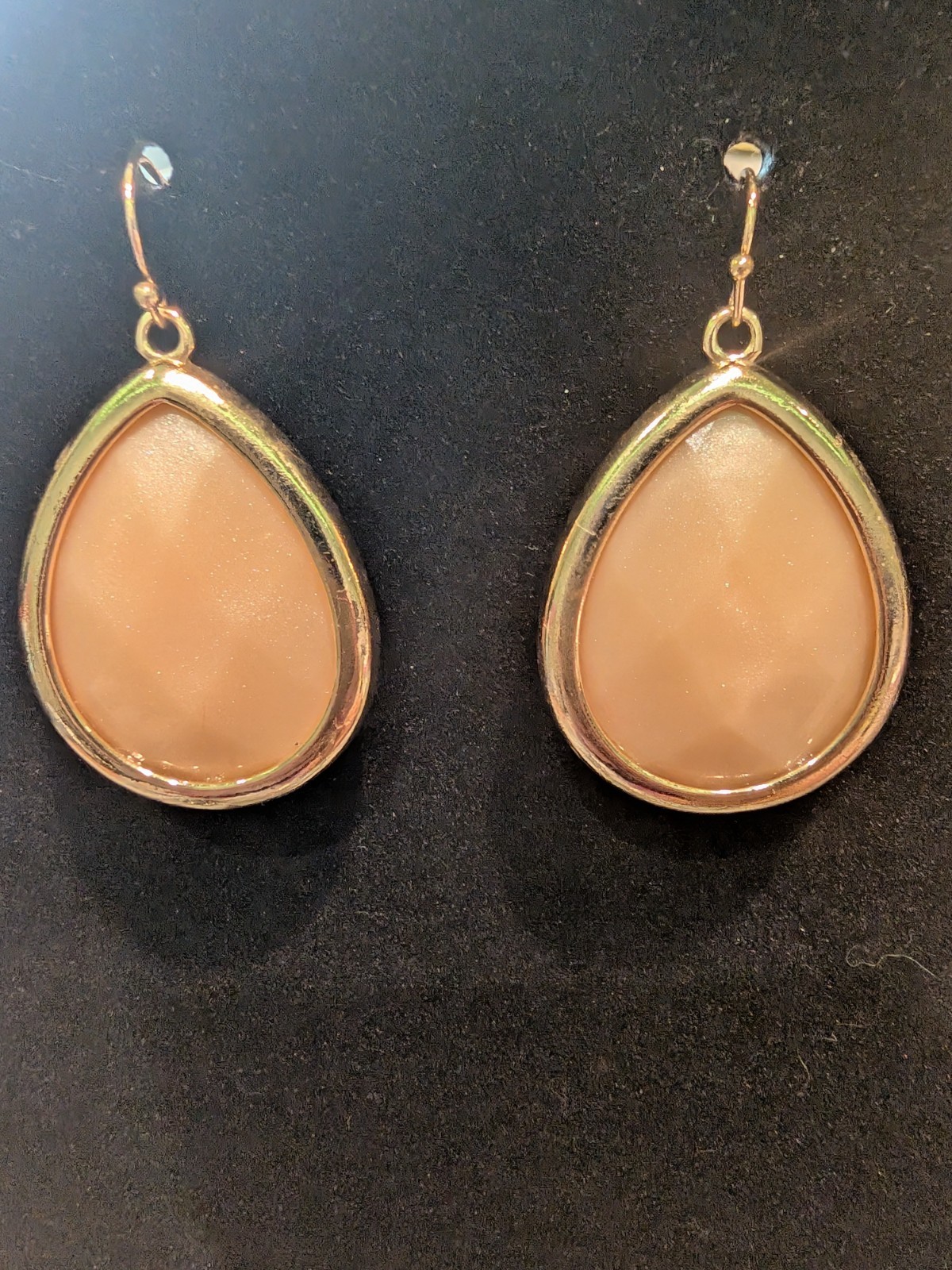 Ladies Peach and Gold Earrings