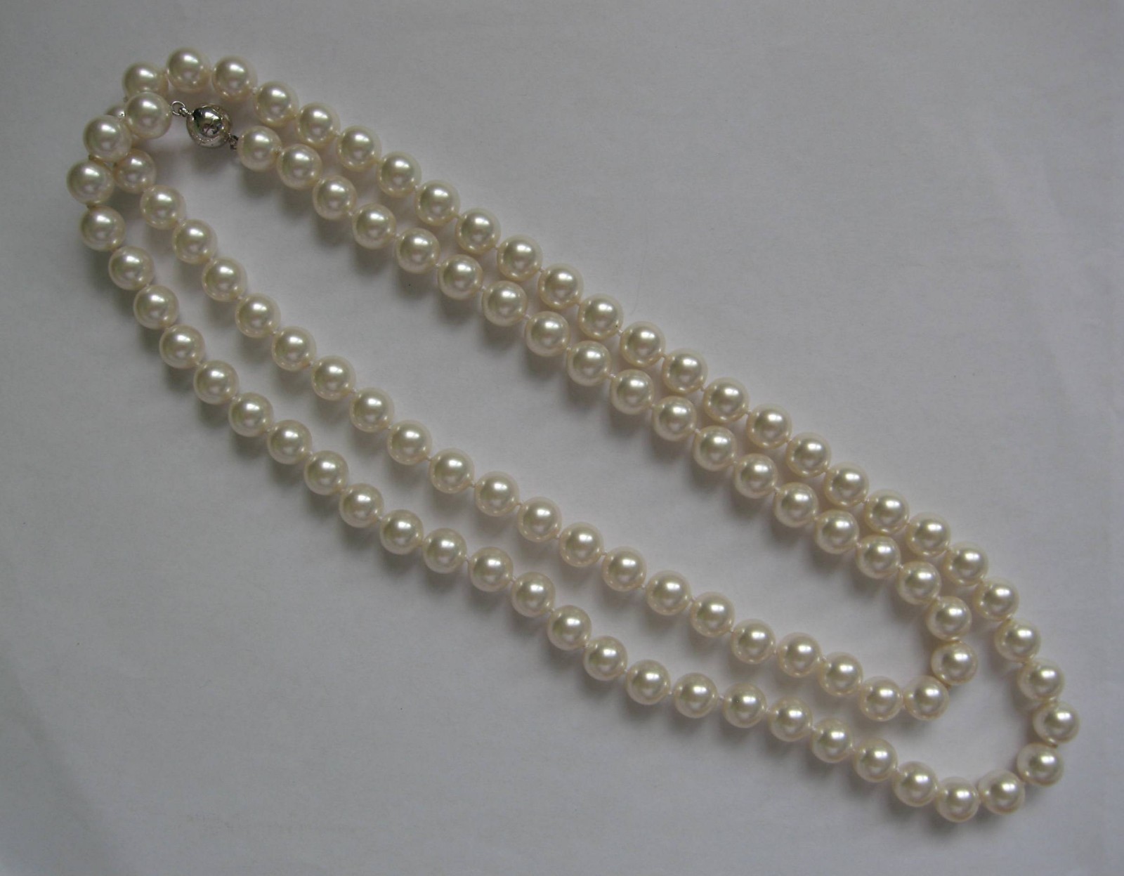 NOWT 41″ Long Beaded Strand/String 10mm Faux White Pearl Necklace/Magnetic Clasp