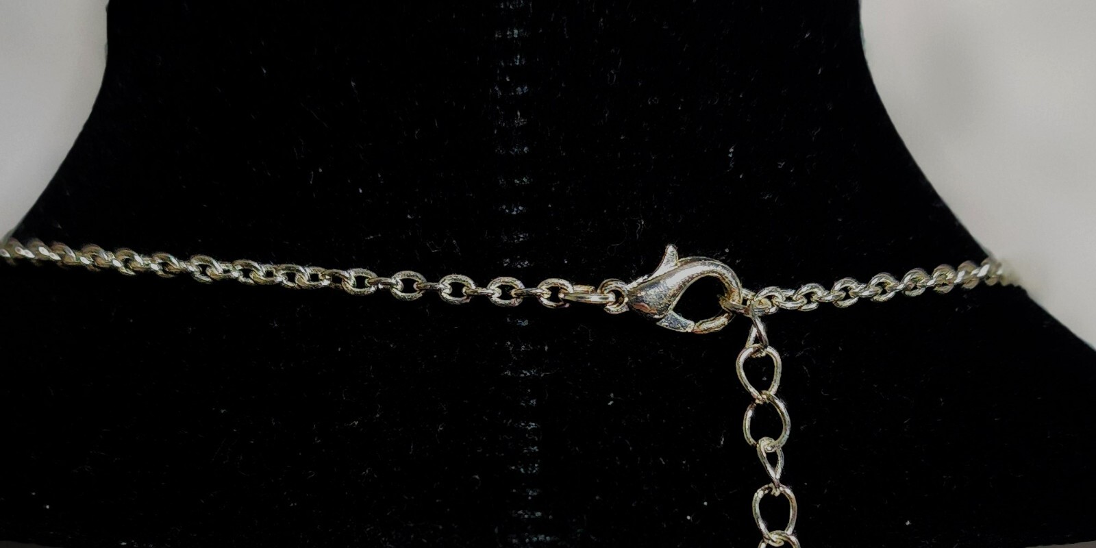 Oval Beautifully Detailed Filigree Pendant Chain Link Necklace-Adjustable