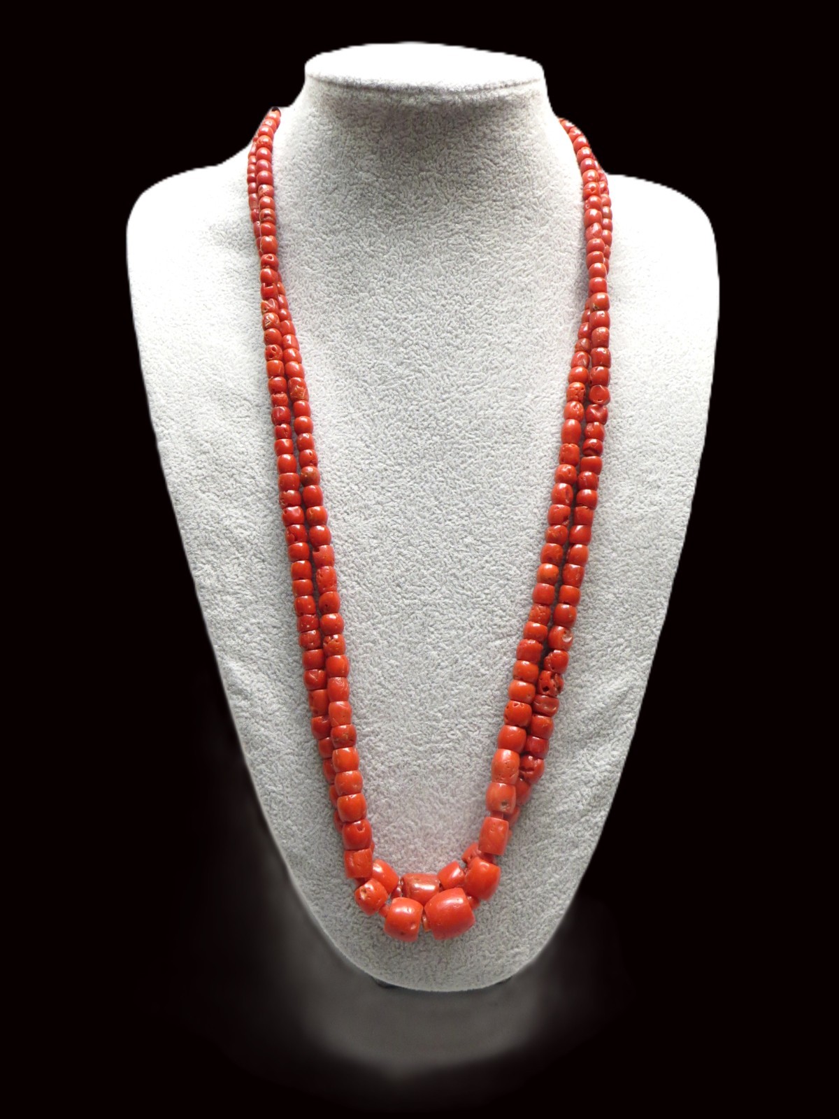 Contemporary Necklace, made of Natural Coral & Silver (310)